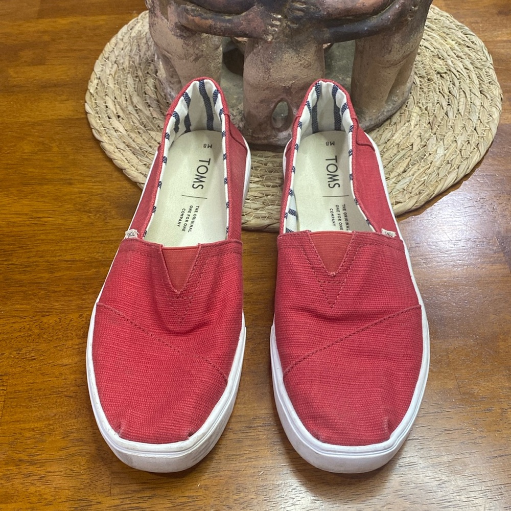 Toms